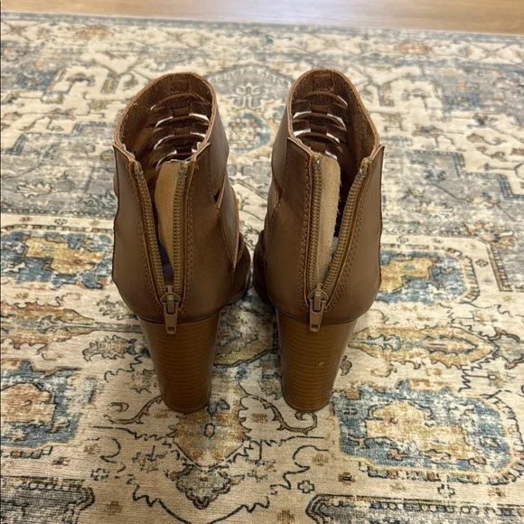 🌸Women's Tan Heeled Sandals - Picture 4 of 5